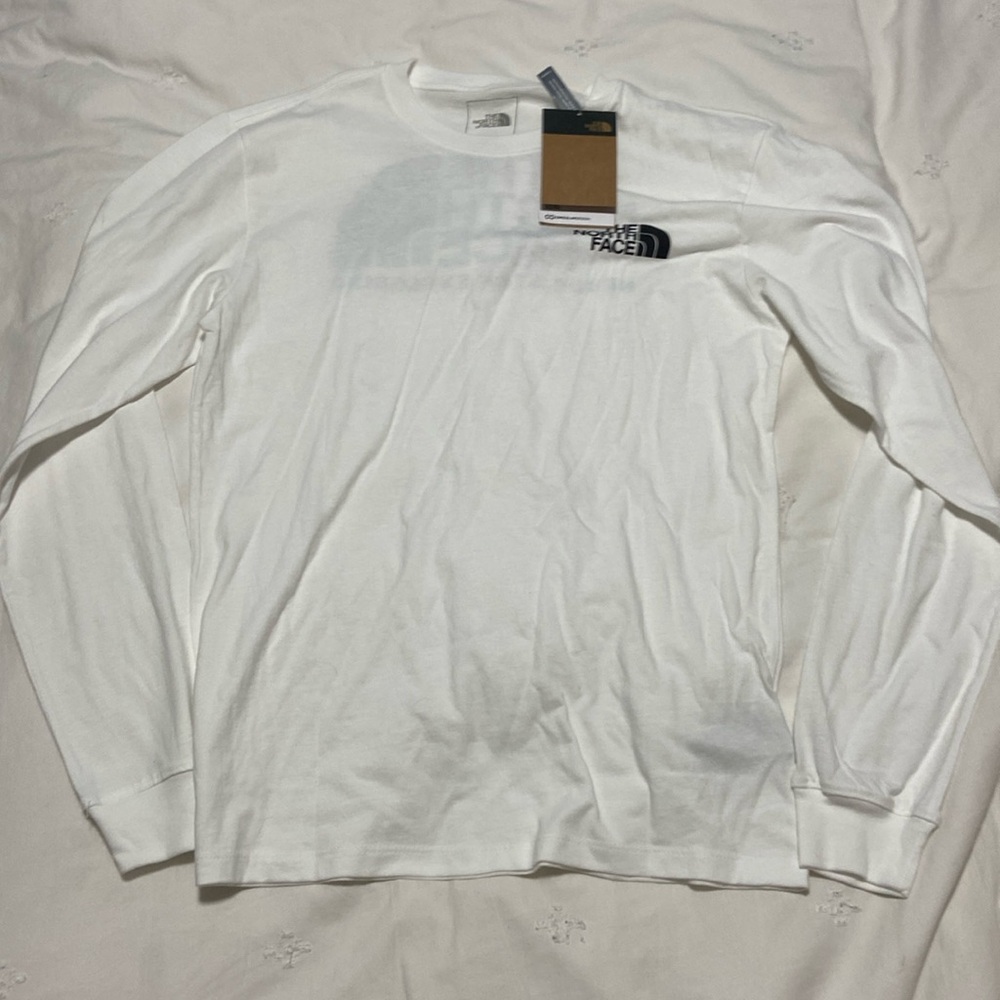 Brand new women’s North Face shirt size S